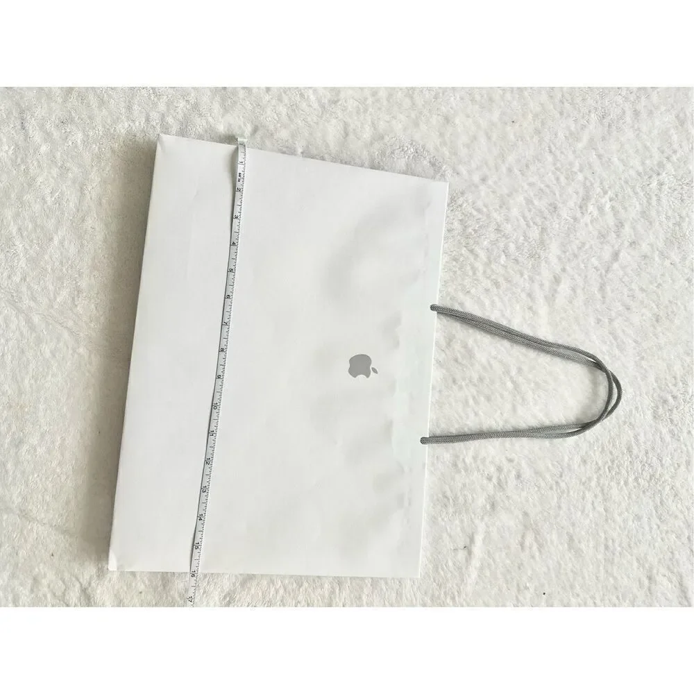 White and gray apple gift bag ￼